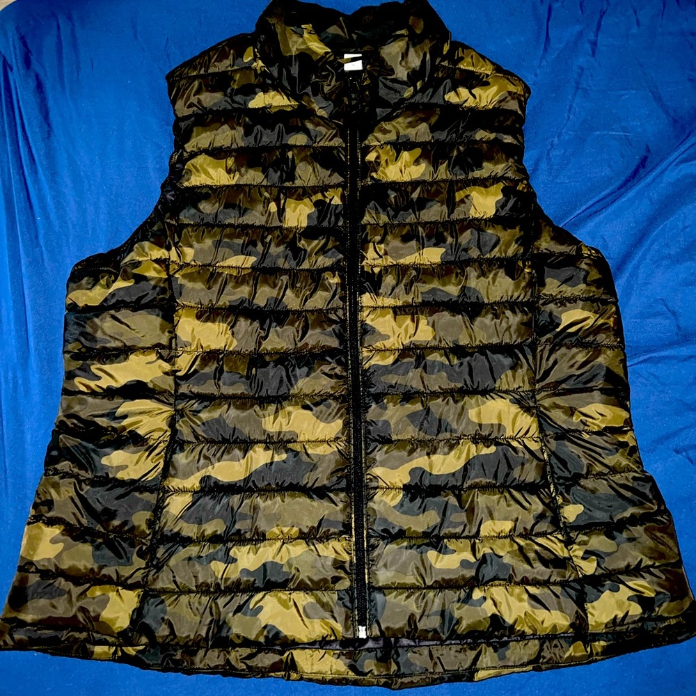 Old navy camo vest